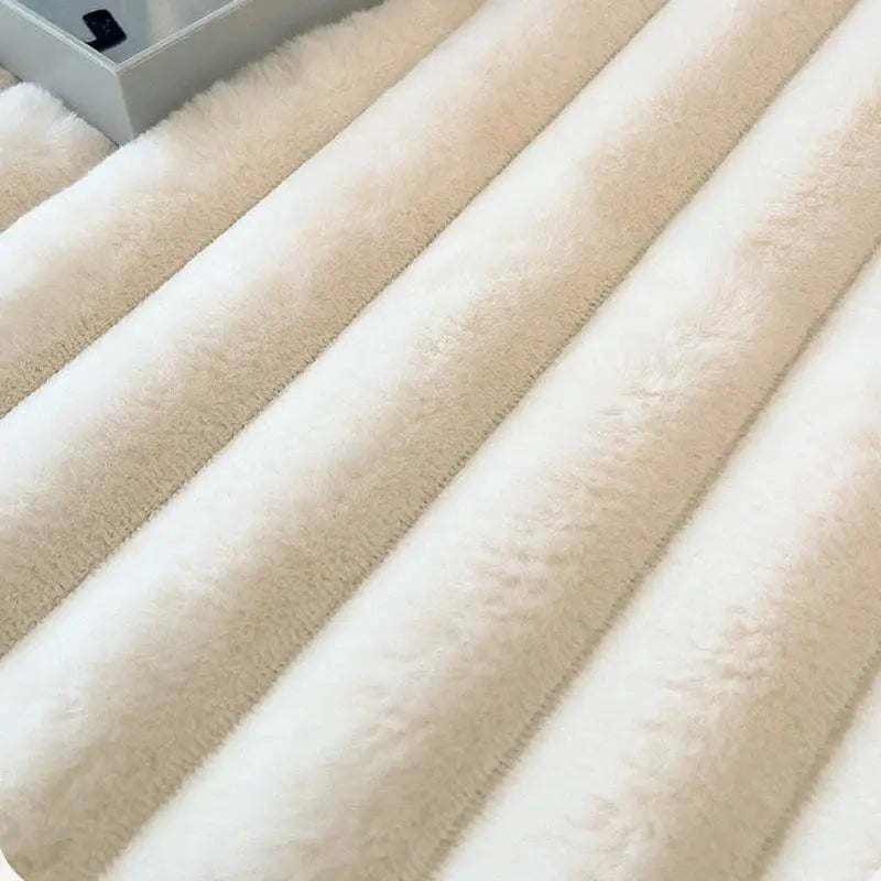Linfoyer Luxury Faux Fur Bed Sheet