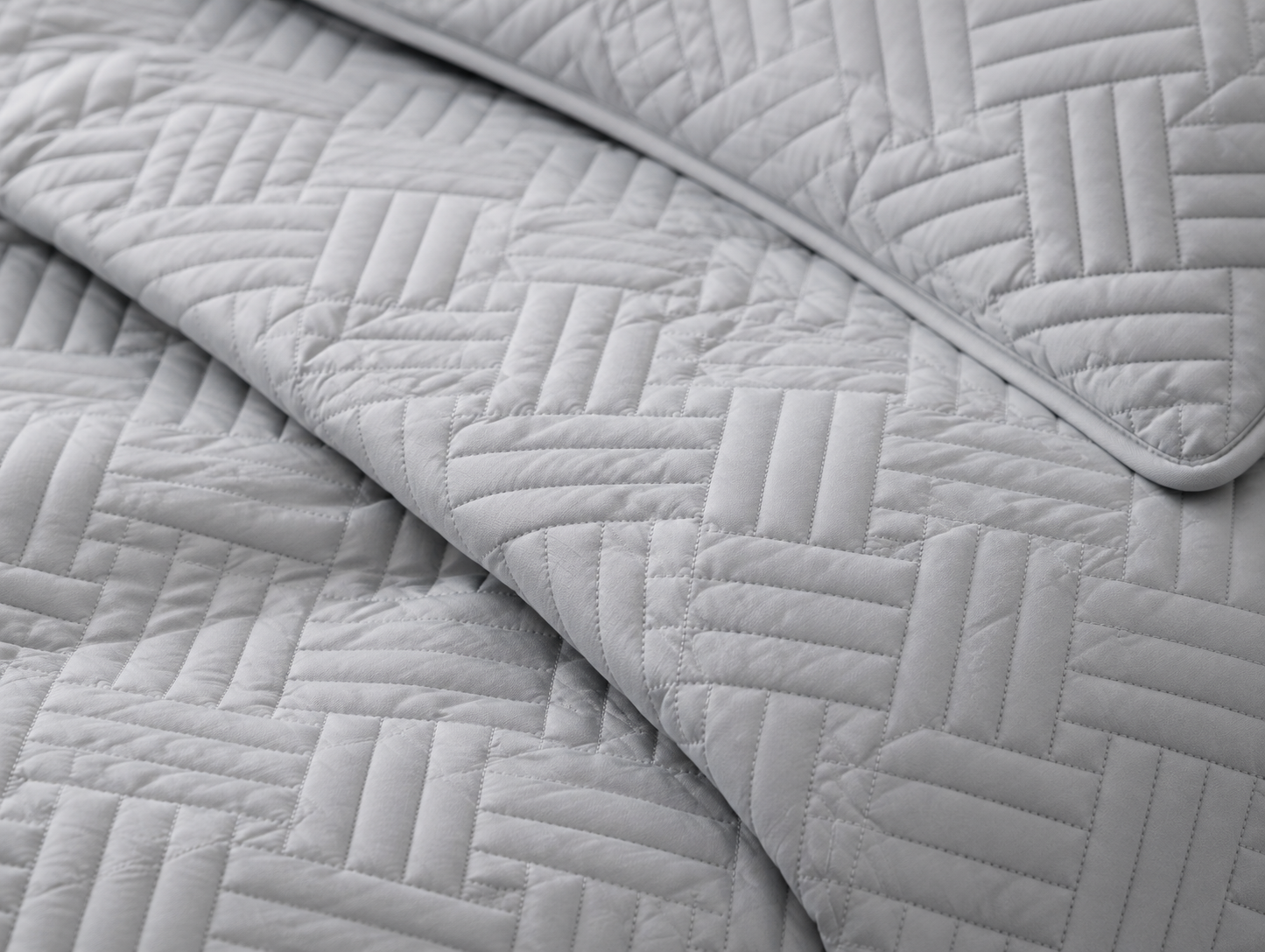 Linfoyer Lightweight Quilted 3 Piece Bedspread Set